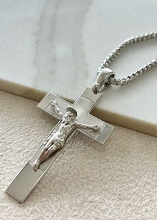 CROCI E PENDENTI RELIGIOSI